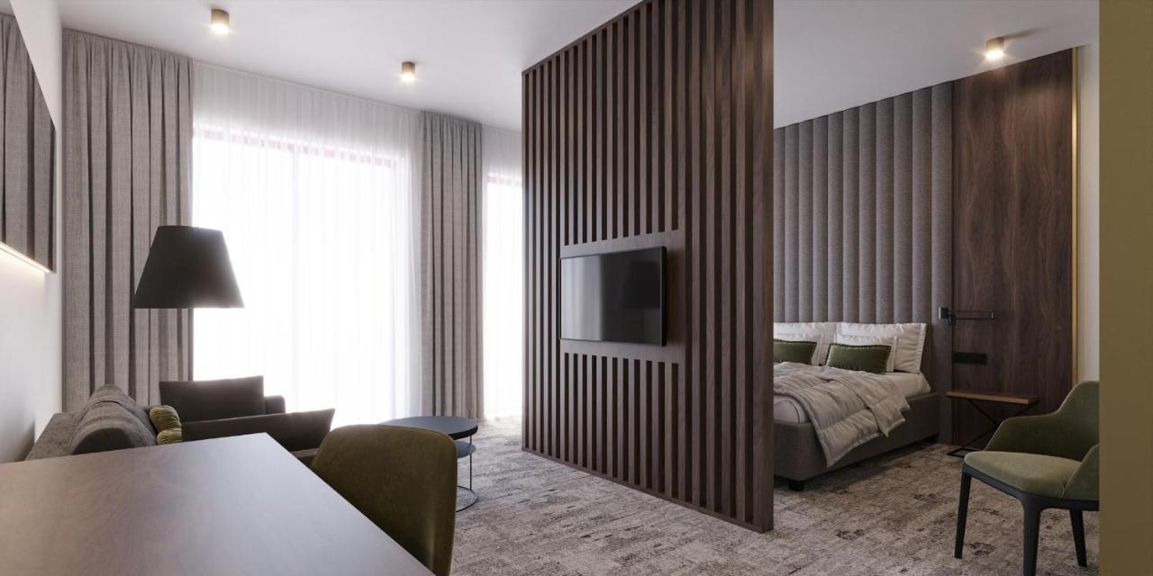 Restoria Hotel*** ราจินโปดลาสกี ภายนอก รูปภาพ
