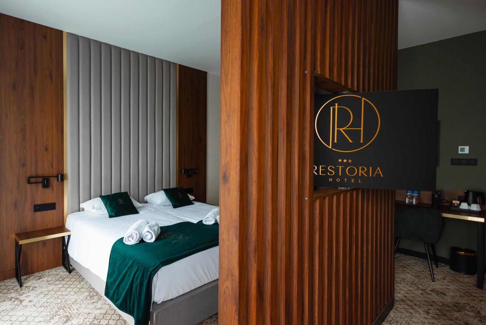 Restoria Hotel*** ราจินโปดลาสกี ภายนอก รูปภาพ